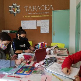 Centro de Formación Taracea niños en el aula